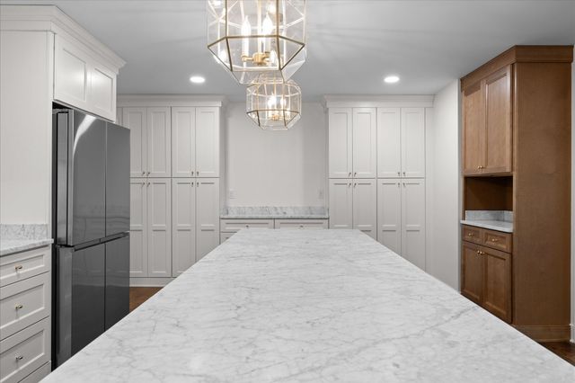 1206 Peter Pan Road, Lookout Mountain, GA 30750