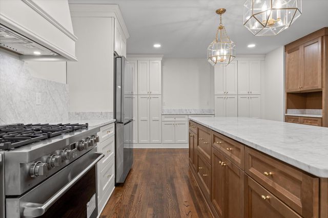 1206 Peter Pan Road, Lookout Mountain, GA 30750