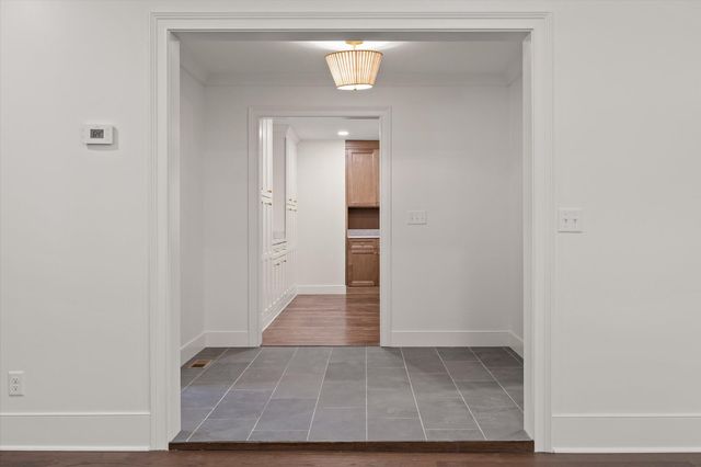 1206 Peter Pan Road, Lookout Mountain, GA 30750