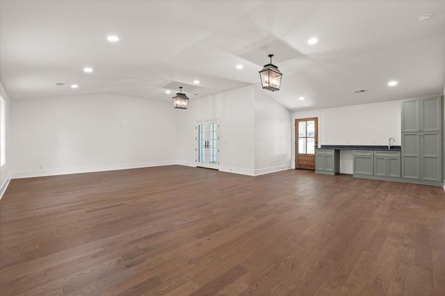 1206 Peter Pan Road, Lookout Mountain, GA 30750