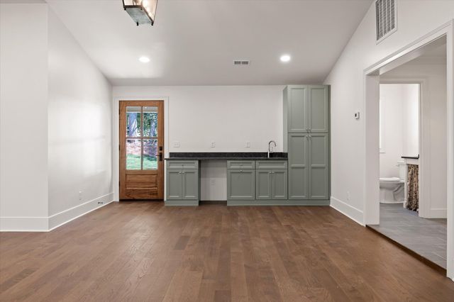 1206 Peter Pan Road, Lookout Mountain, GA 30750