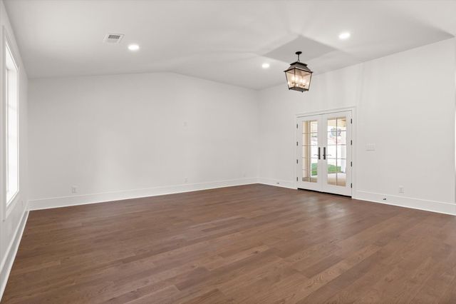 1206 Peter Pan Road, Lookout Mountain, GA 30750