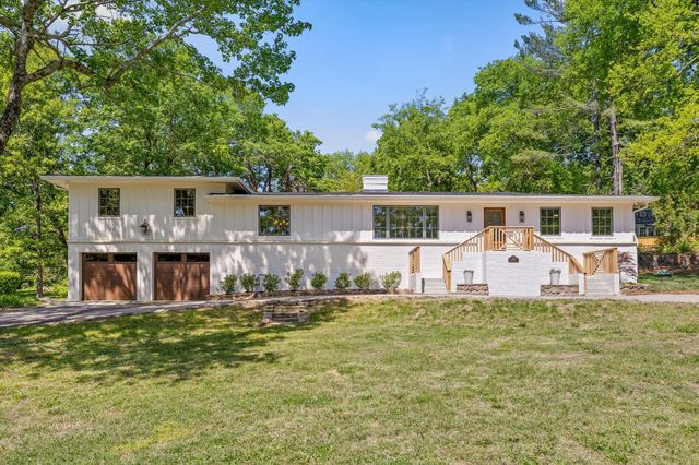 1206 Peter Pan Road, Lookout Mountain, GA 30750