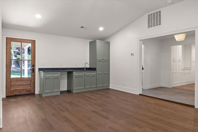 1206 Peter Pan Road, Lookout Mountain, GA 30750