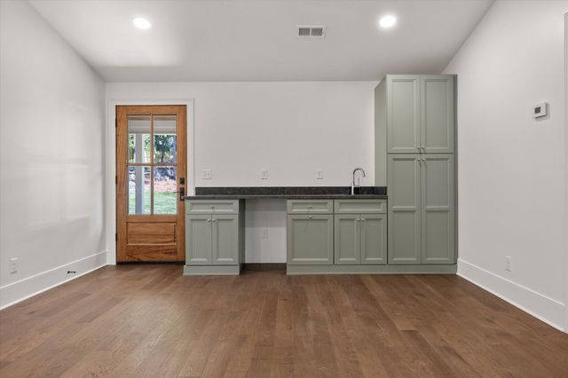 1206 Peter Pan Road, Lookout Mountain, GA 30750