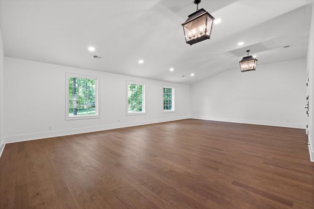 1206 Peter Pan Road, Lookout Mountain, GA 30750