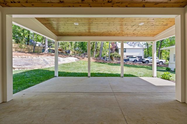 1206 Peter Pan Road, Lookout Mountain, GA 30750
