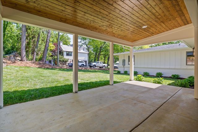 1206 Peter Pan Road, Lookout Mountain, GA 30750