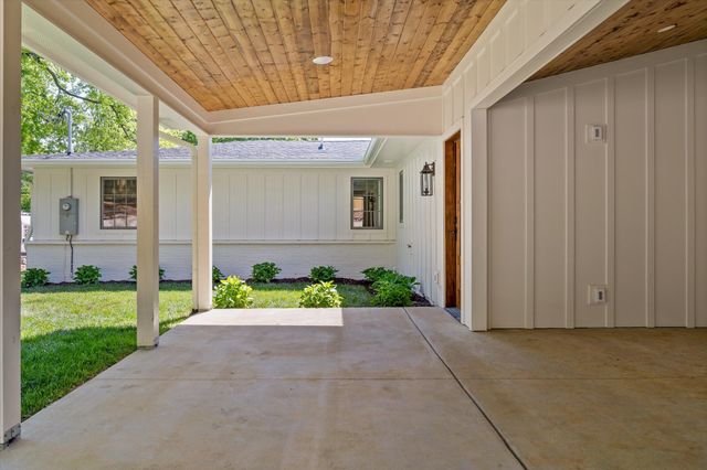 1206 Peter Pan Road, Lookout Mountain, GA 30750