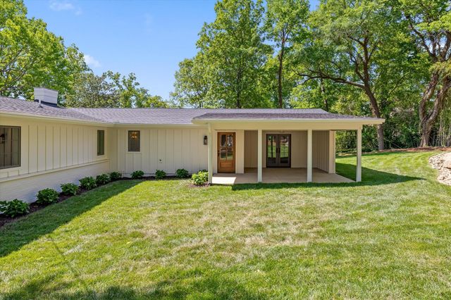 1206 Peter Pan Road, Lookout Mountain, GA 30750