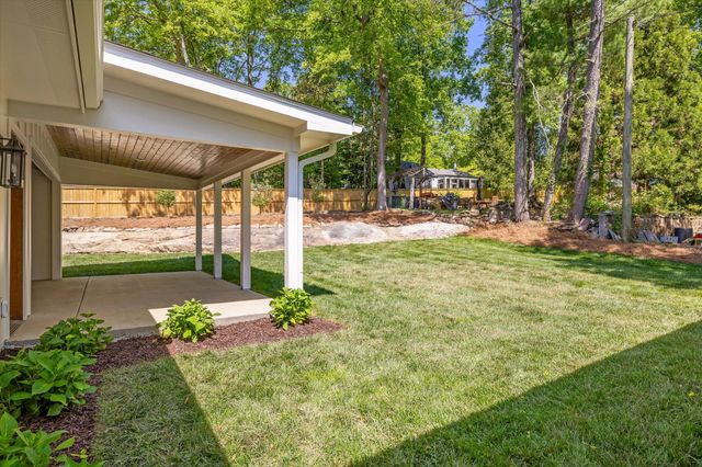 1206 Peter Pan Road, Lookout Mountain, GA 30750