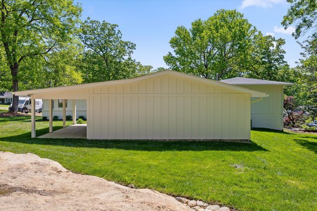 1206 Peter Pan Road, Lookout Mountain, GA 30750