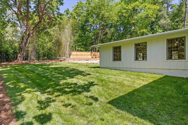 1206 Peter Pan Road, Lookout Mountain, GA 30750