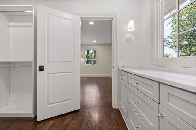 1206 Peter Pan Road, Lookout Mountain, GA 30750