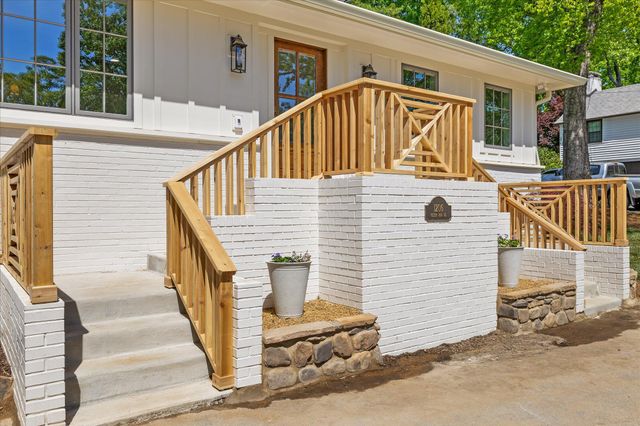 1206 Peter Pan Road, Lookout Mountain, GA 30750