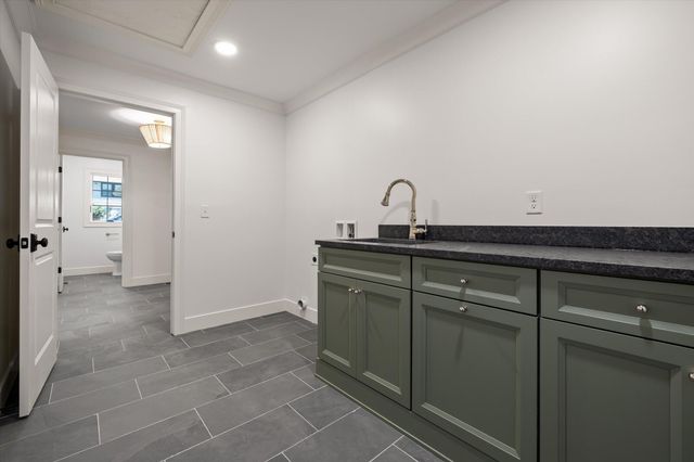 1206 Peter Pan Road, Lookout Mountain, GA 30750