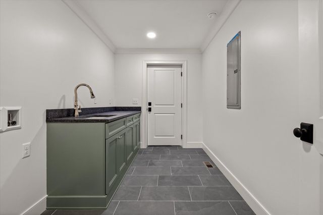 1206 Peter Pan Road, Lookout Mountain, GA 30750
