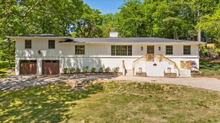 1206 Peter Pan Road, Lookout Mountain, GA 30750