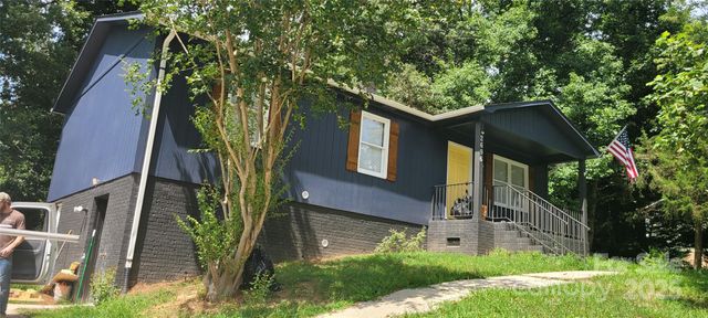 2696 Tablerock Road, Lenoir, NC 28645