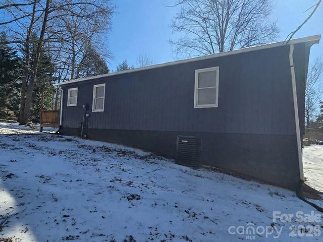 2696 Tablerock Road, Lenoir, NC 28645