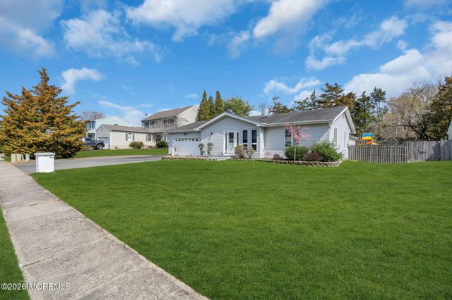 118 Joanna Drive, Toms River, NJ 08753