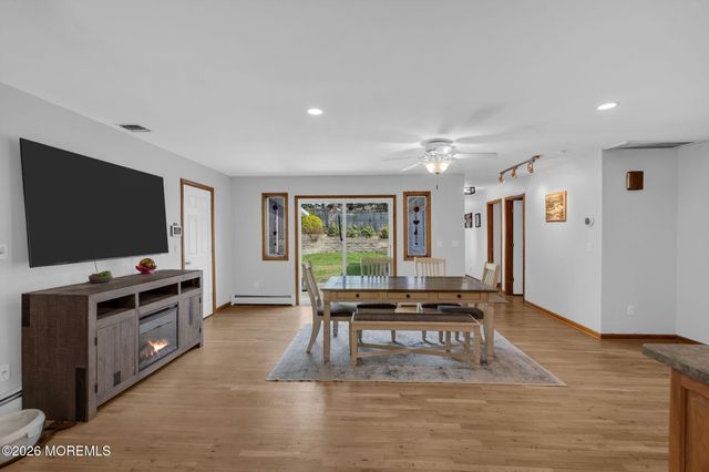 118 Joanna Drive, Toms River, NJ 08753