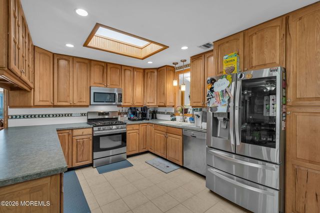 118 Joanna Drive, Toms River, NJ 08753