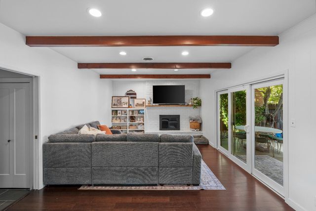 909 Greenwood Dr, Lodi, CA 95242