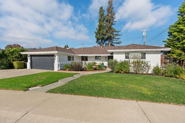 909 Greenwood Dr, Lodi, CA 95242