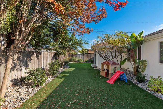 909 Greenwood Dr, Lodi, CA 95242