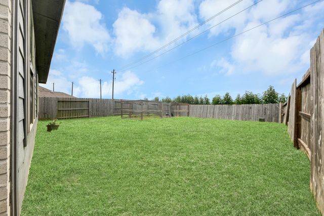 4223 Palmetto Grove Lane, Baytown, TX 77521