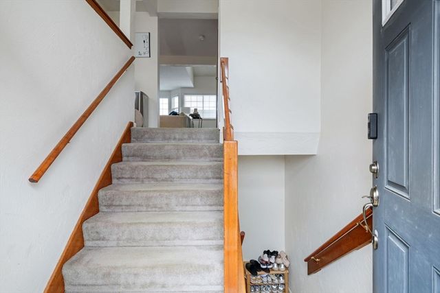 175 Tall Oaks Dr B, Weymouth, MA 02190