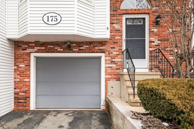 175 Tall Oaks Dr B, Weymouth, MA 02190
