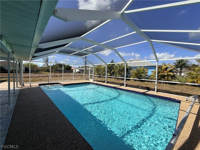 1912 SE 8th AVE, Cape Coral, FL 33990