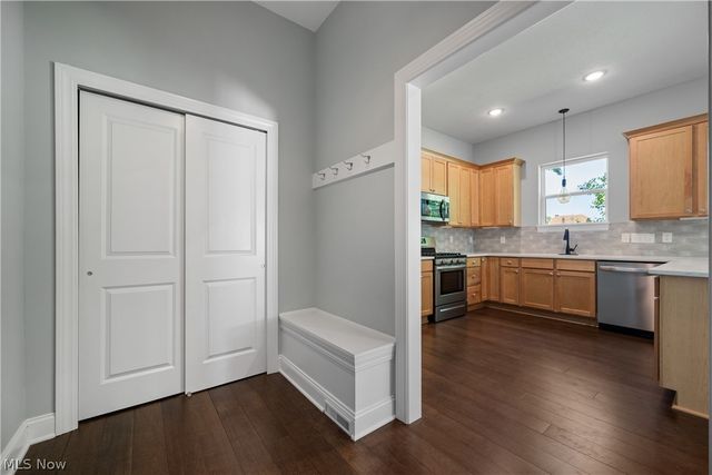 3675 Washington Park Boulevard, Newburgh Heights, OH 44105