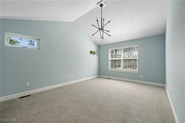3675 Washington Park Boulevard, Newburgh Heights, OH 44105