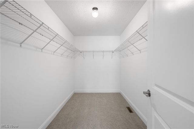 3675 Washington Park Boulevard, Newburgh Heights, OH 44105