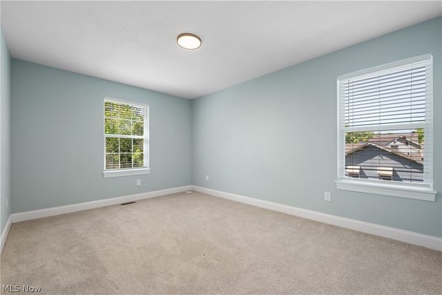 3675 Washington Park Boulevard, Newburgh Heights, OH 44105