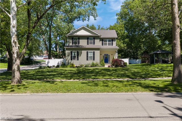 3675 Washington Park Boulevard, Newburgh Heights, OH 44105