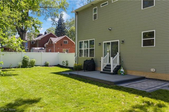 3675 Washington Park Boulevard, Newburgh Heights, OH 44105