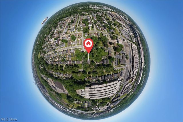 3675 Washington Park Boulevard, Newburgh Heights, OH 44105