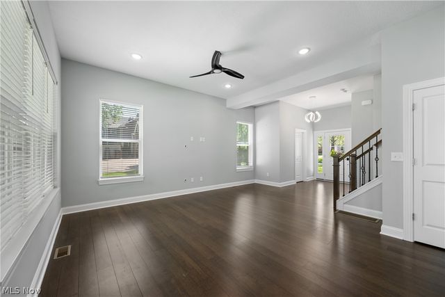 3675 Washington Park Boulevard, Newburgh Heights, OH 44105