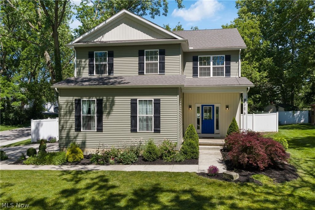 3675 Washington Park Boulevard, Newburgh Heights, OH 44105