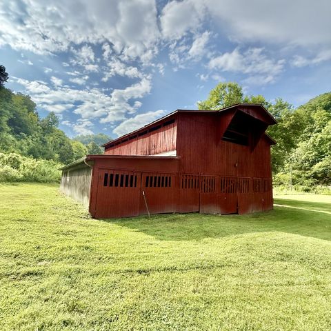 2625 Wartrace Hwy, Whitleyville, TN 38588