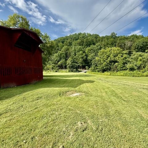 2625 Wartrace Hwy, Whitleyville, TN 38588