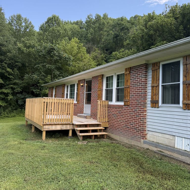 2625 Wartrace Hwy, Whitleyville, TN 38588