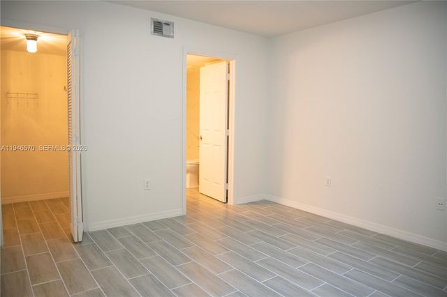 2385 Naples Trace Cir 5, Naples, FL 34109