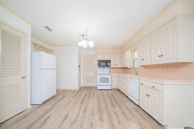 2504 Pounds Ave, Tyler, TX 75701