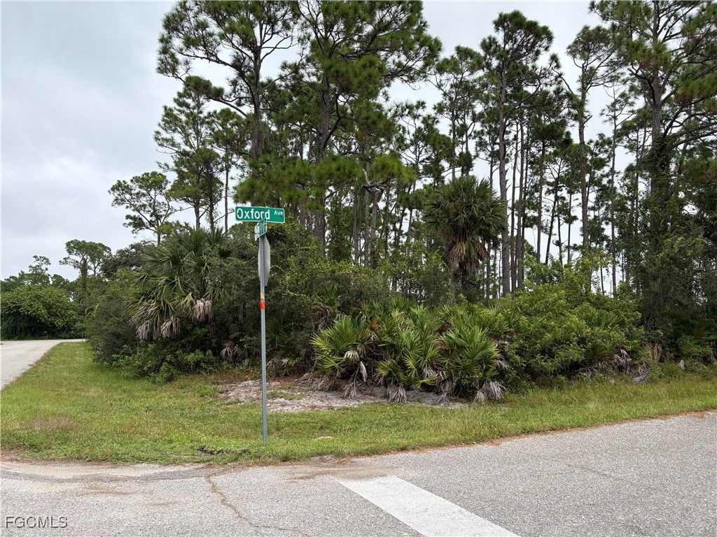 3318 56th ST W, Lehigh Acres, FL 33971