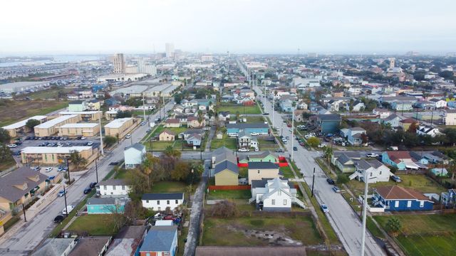 4017 Ball, Galveston, TX 77550